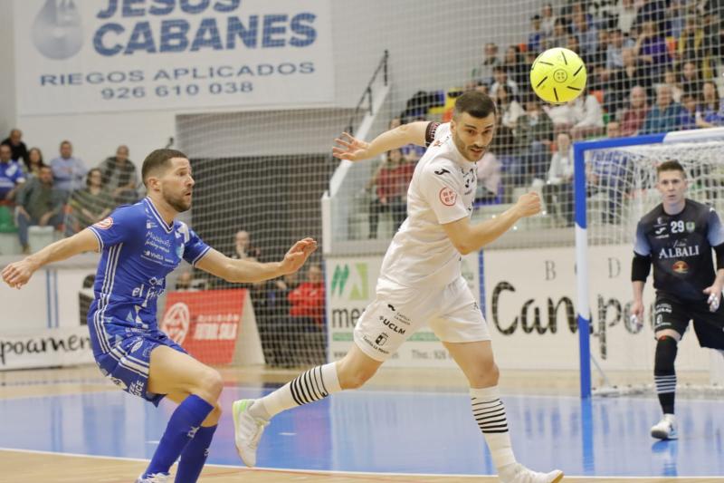 3-7 | Un arrollador Viña Albali se lleva el derbi