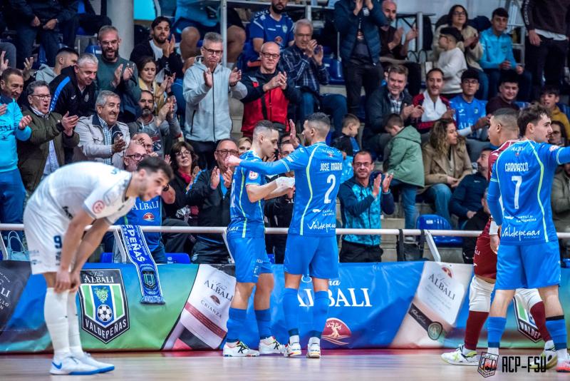 1-0 | El Viña Albali Valdepeñas sufre para volver a la senda del triunfo