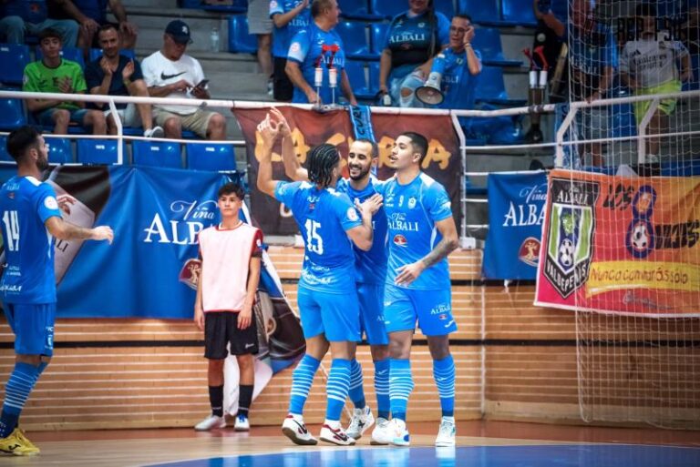 10-0 | El Viña Albali Valdepeñas se gusta en el estreno ante su afición