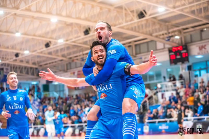 5-2 | El Viña Albali Valdepeñas recupera la sonrisa en casa