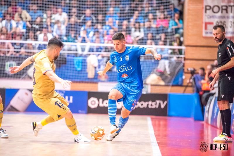 Adiós con la cabeza muy alta