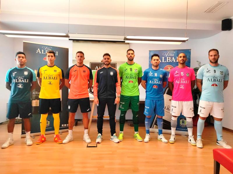 El Viña Albali Valdepeñas presenta sus nuevas equipaciones para la temporada 2022/23