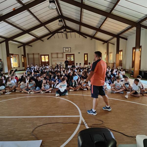 Noticia | El Viña Albali Valdepeñas finalizó las visitas a los centros educativos con el colegio san agustín