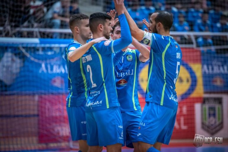 Previa | Derbi de altura para despedir el año