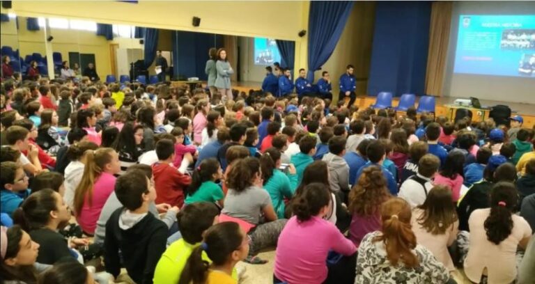 El Viña Albali Valdepeñas vuelve al cole