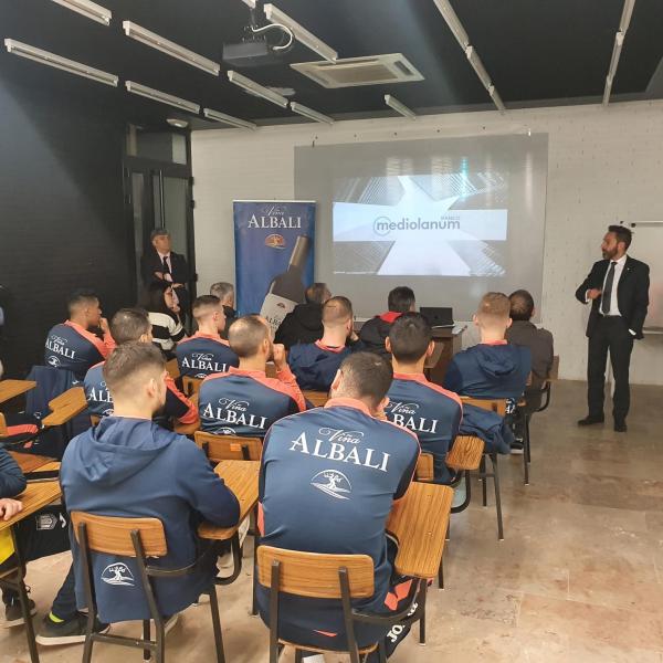 Banco mediolanum, nuevo colaborador del Viña Albali Valdepeñas